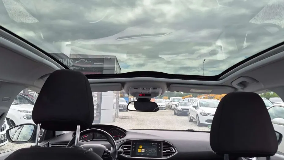 PEUGEOT 308 -