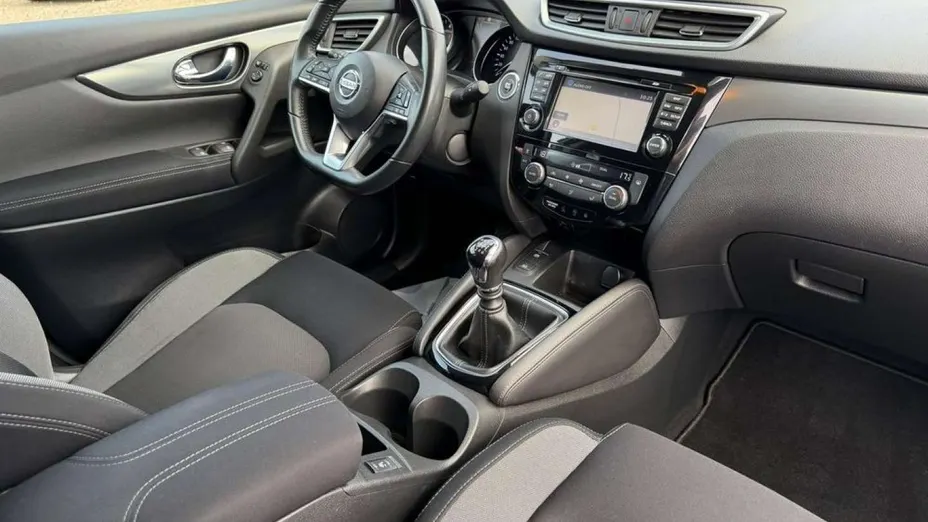 NISSAN Qashqai -