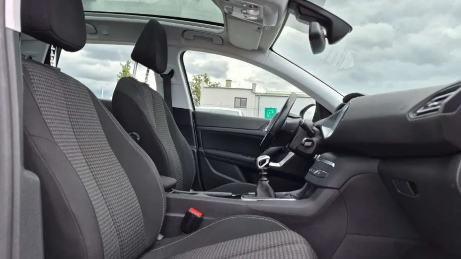PEUGEOT 308 -