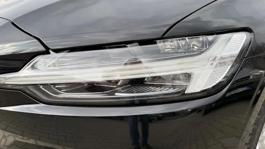 VOLVO V60 -
