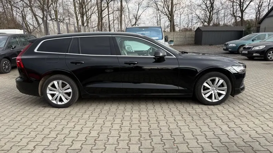 VOLVO V60 -