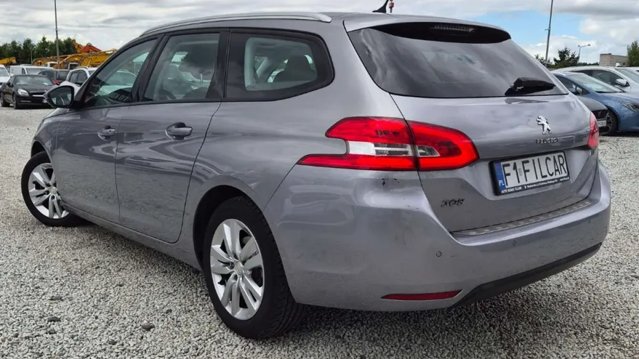 PEUGEOT 308 -