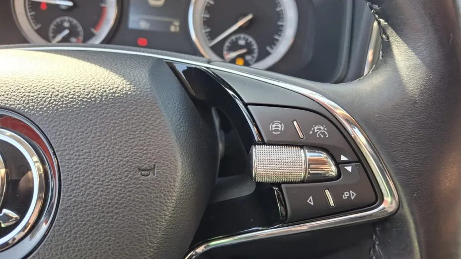 SKODA Karoq -