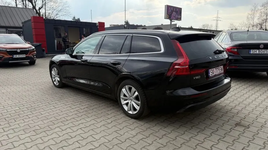 VOLVO V60 -