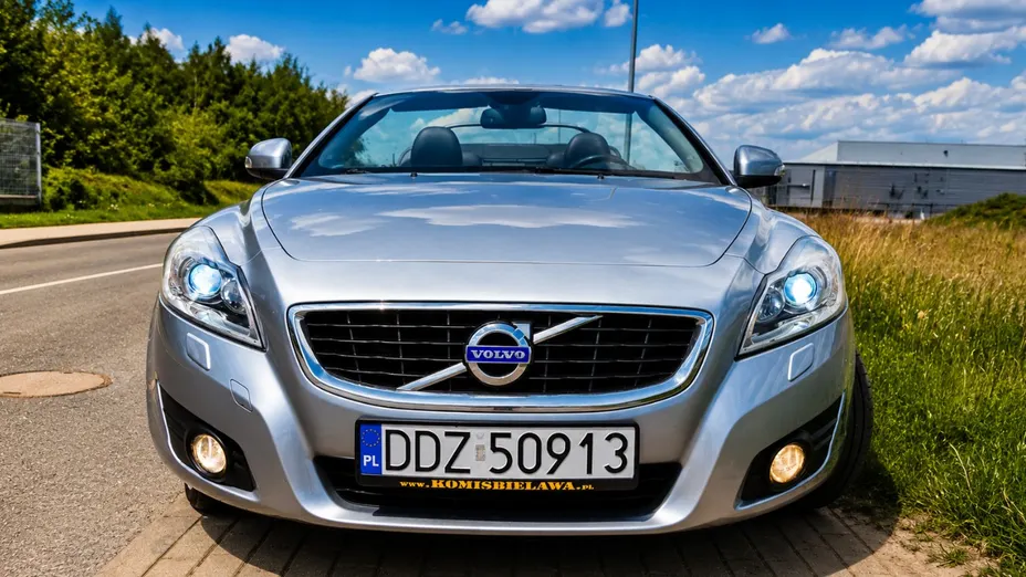VOLVO C70 -