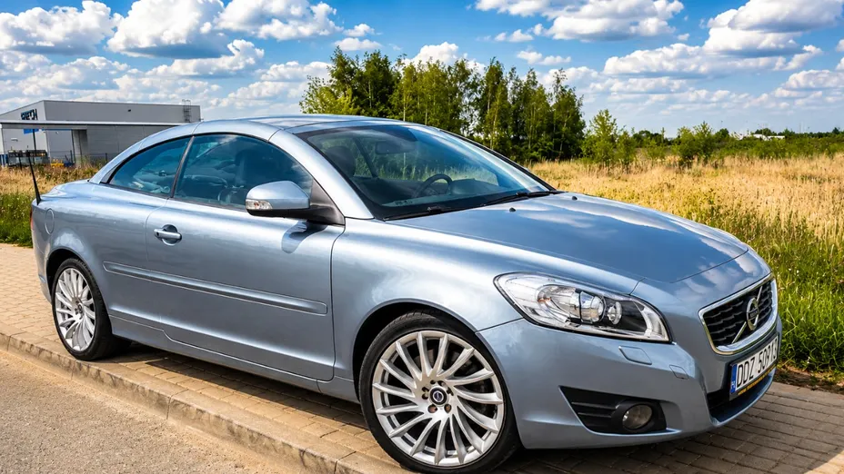 VOLVO C70 -