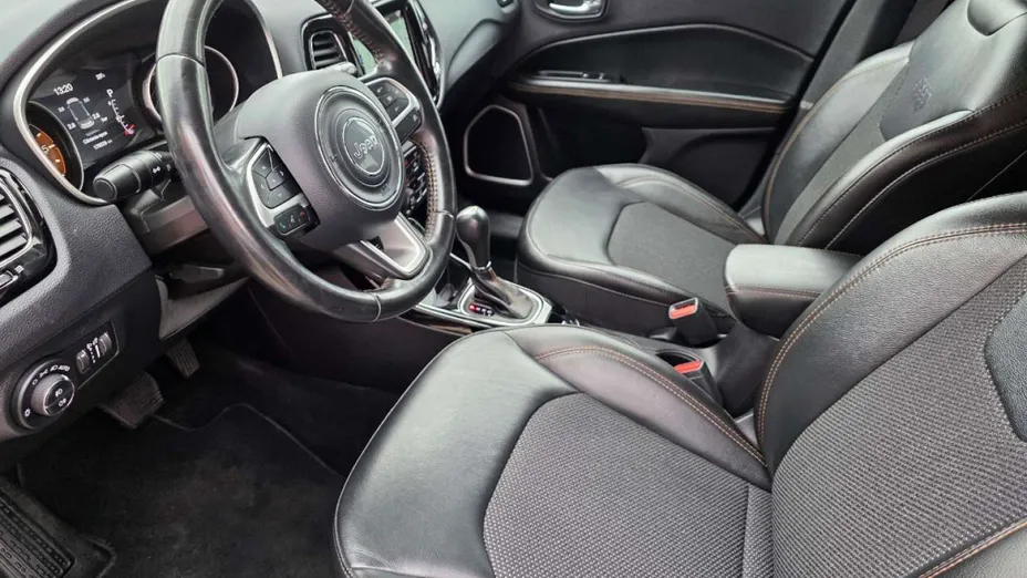 JEEP Compass -