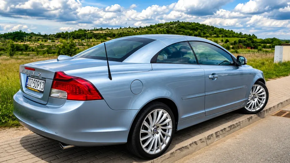 VOLVO C70 -