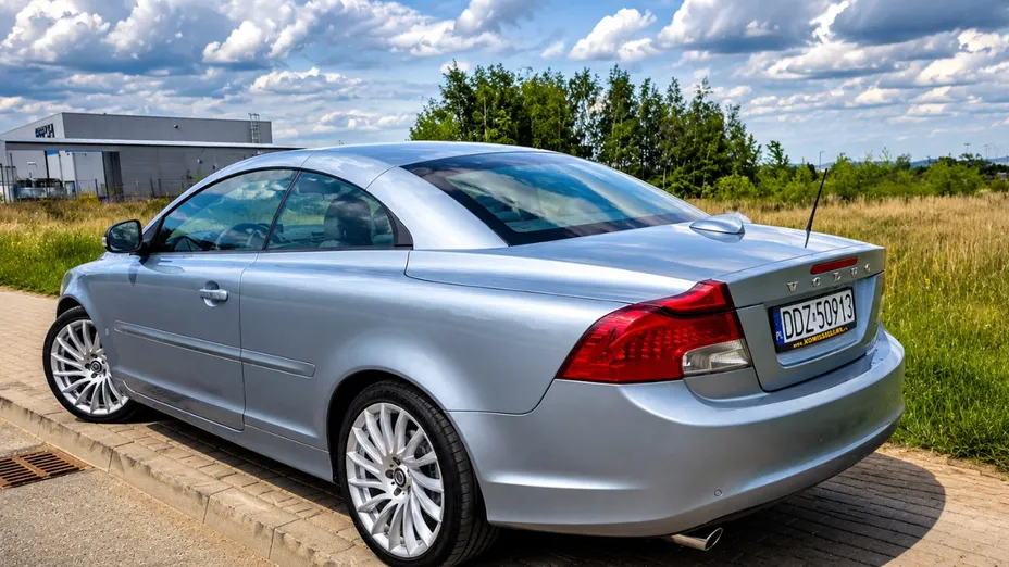 VOLVO C70 -