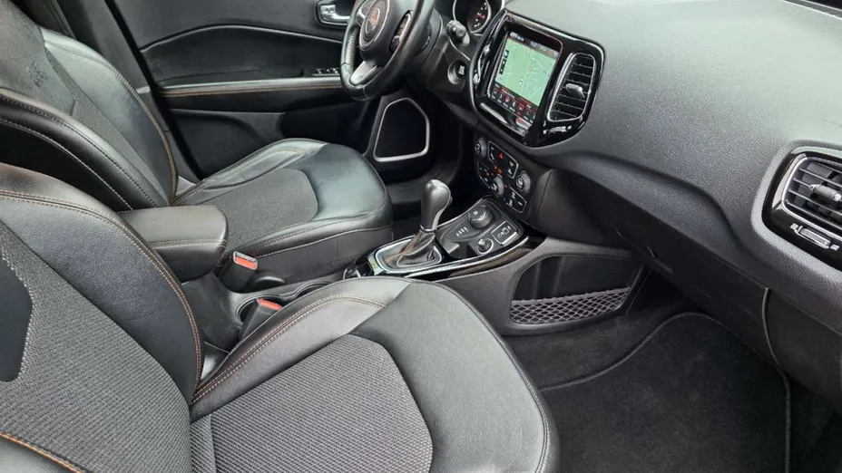 JEEP Compass -