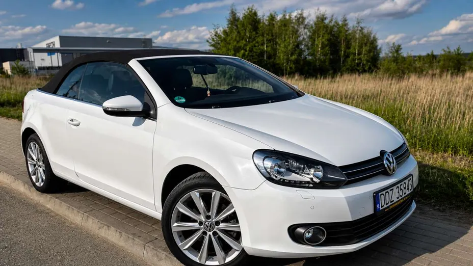 VOLKSWAGEN Golf -