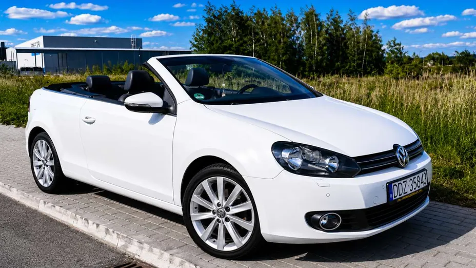 VOLKSWAGEN Golf -