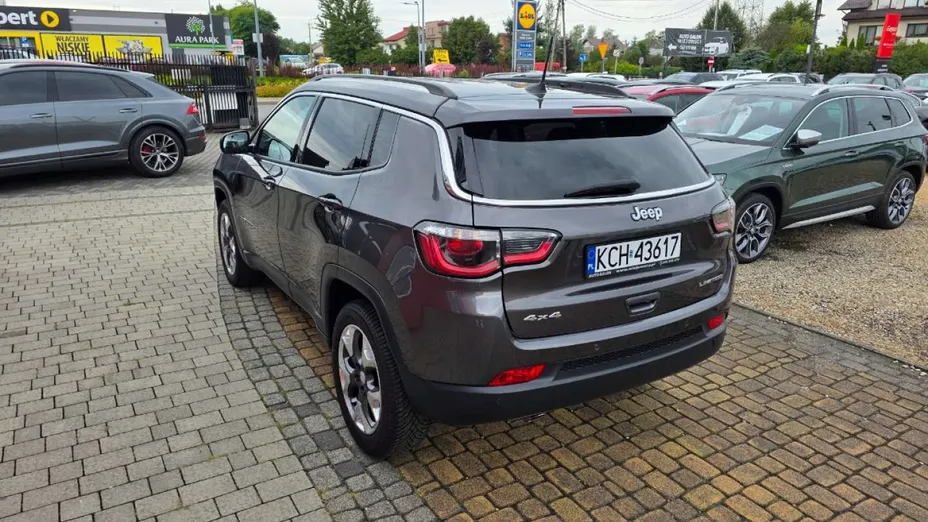 JEEP Compass -