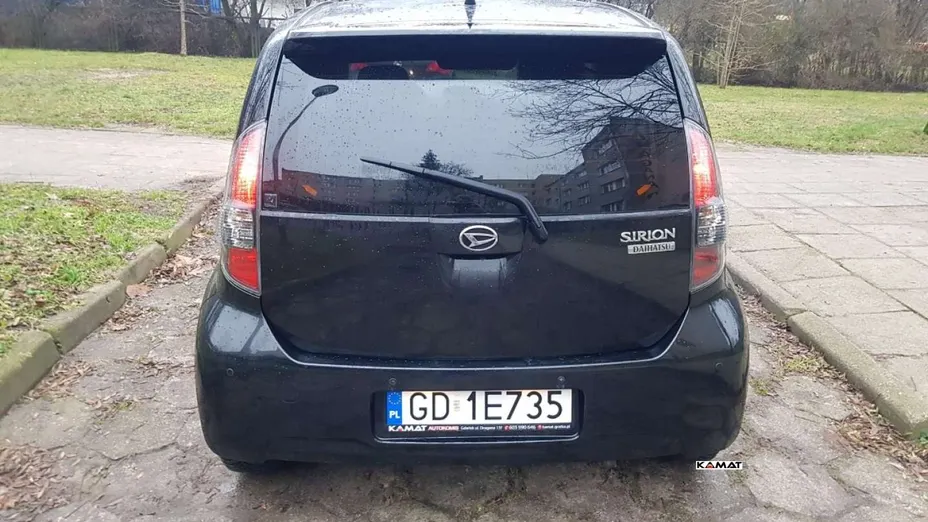 DAIHATSU Sirion -