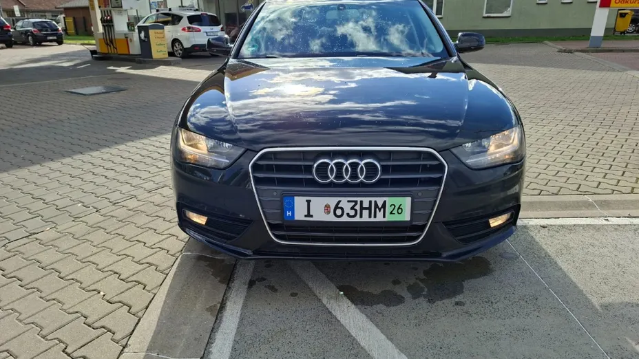 AUDI A4 -
