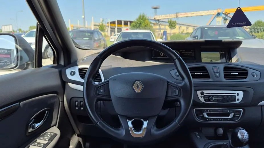 RENAULT Scenic -