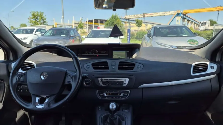 RENAULT Scenic -