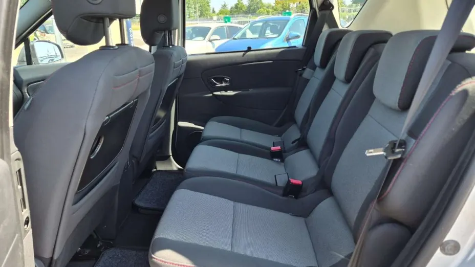 RENAULT Scenic -
