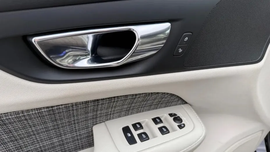 VOLVO V60 -