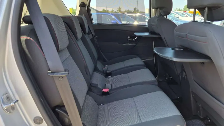 RENAULT Scenic -