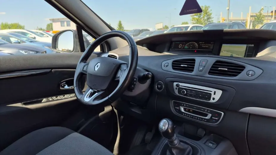 RENAULT Scenic -