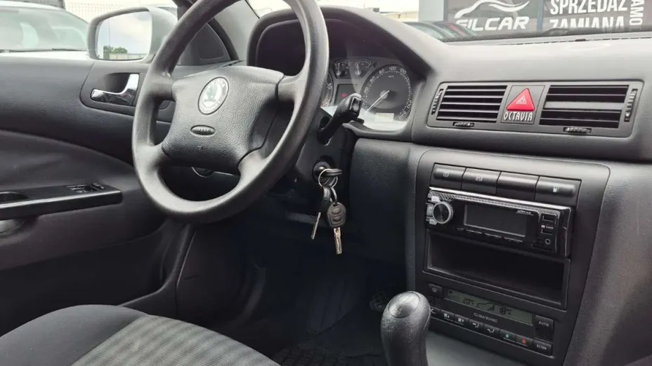 SKODA Octavia -
