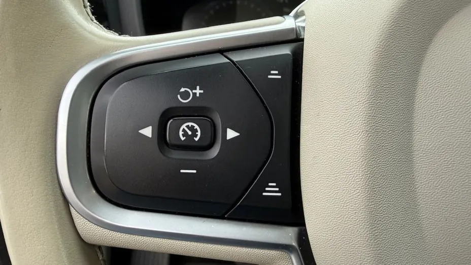 VOLVO V60 -