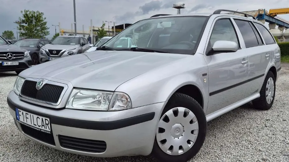 SKODA Octavia -