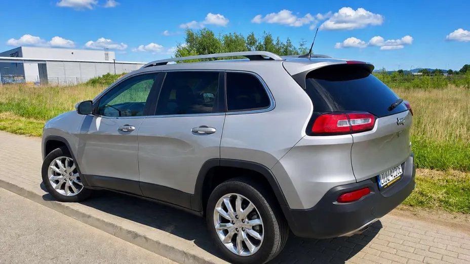 JEEP Cherokee -