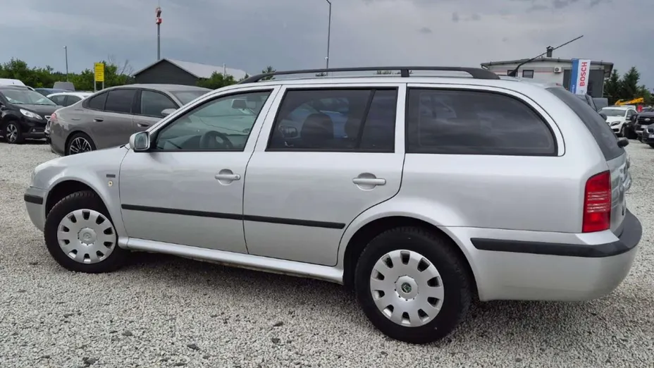 SKODA Octavia -