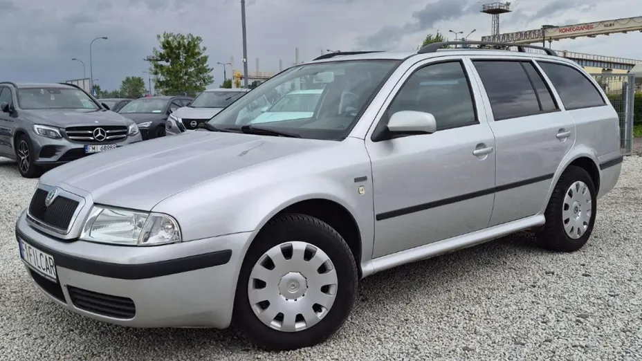 SKODA Octavia -