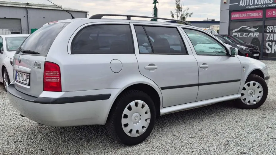 SKODA Octavia -