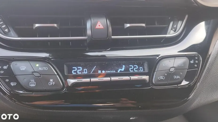 TOYOTA C-HR -