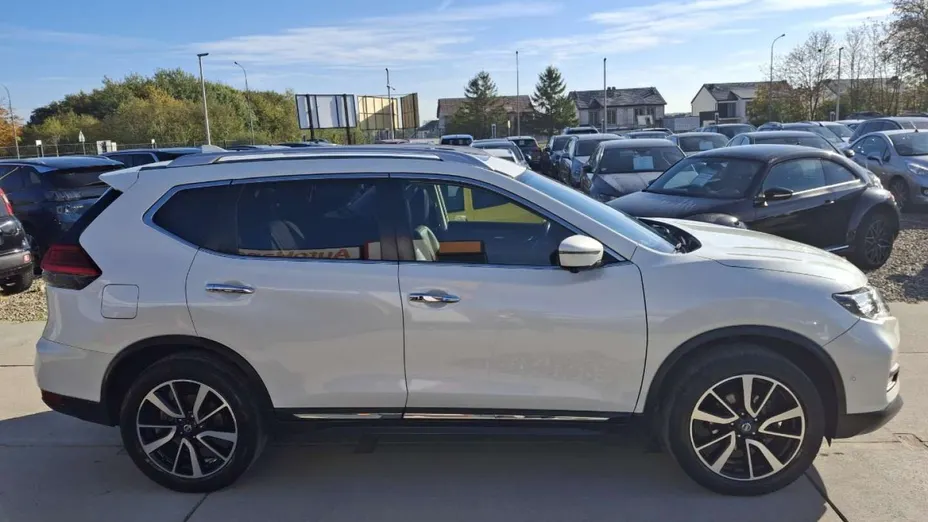 NISSAN X-Trail -