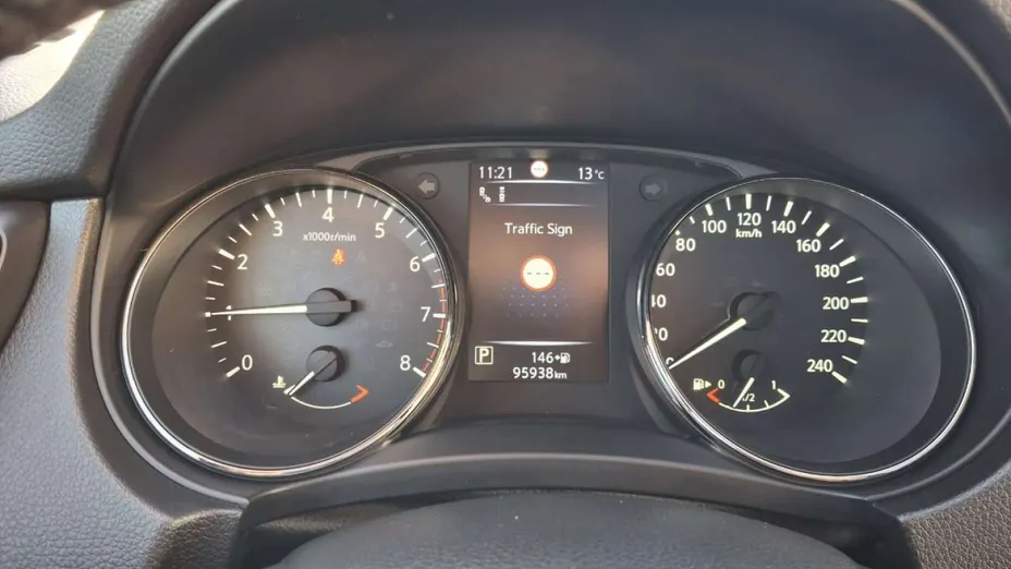 NISSAN X-Trail -