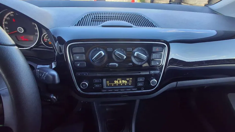 VOLKSWAGEN up! -