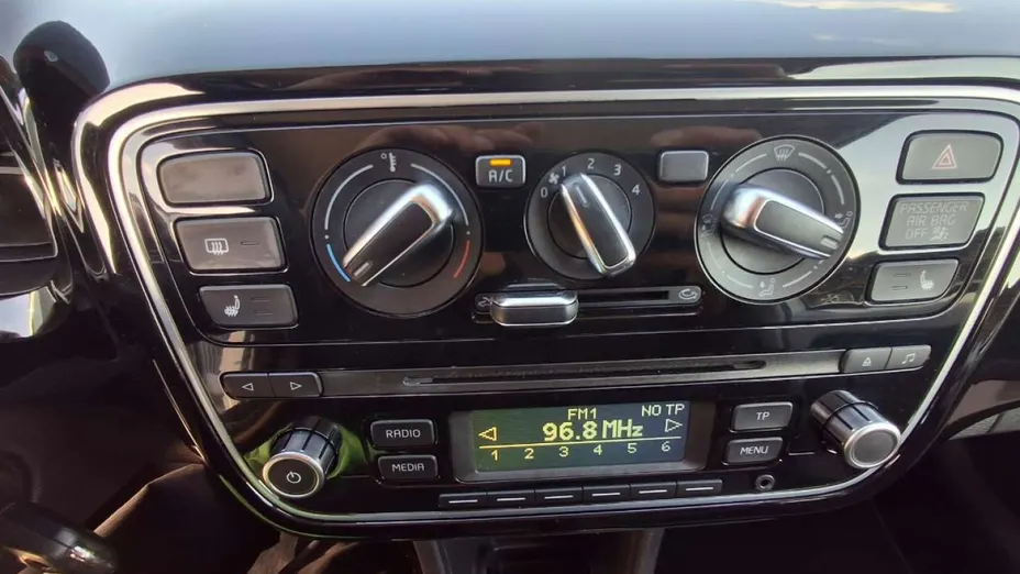 VOLKSWAGEN up! -