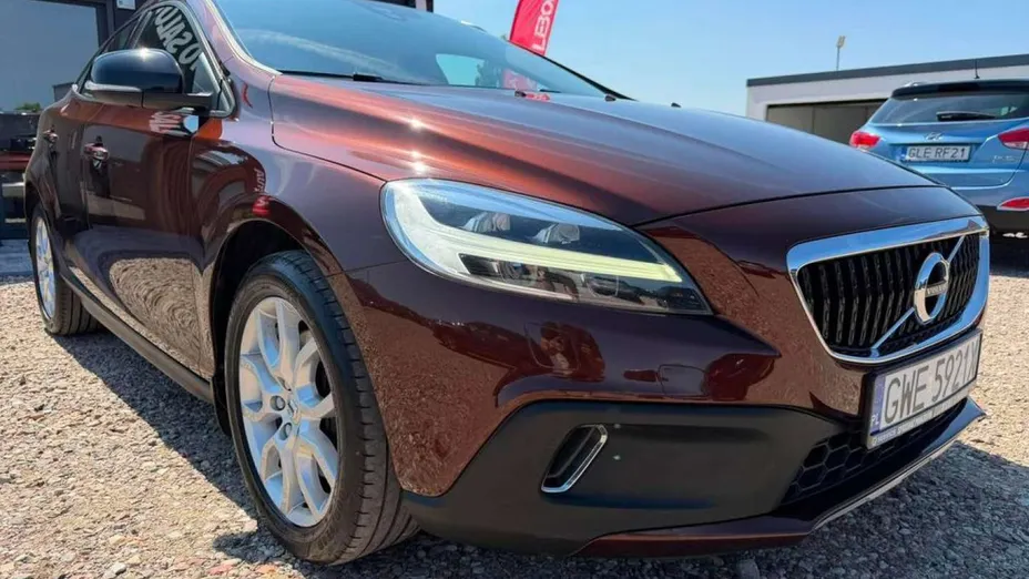 VOLVO V40 Cross Country -