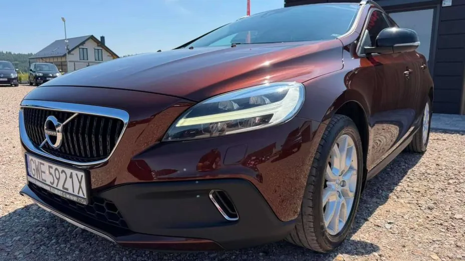 VOLVO V40 Cross Country -