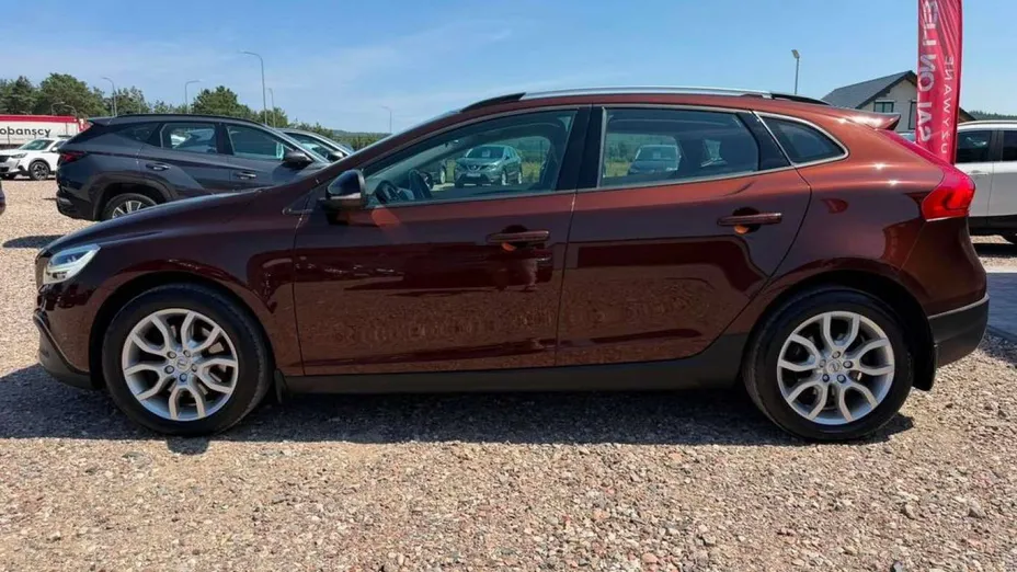 VOLVO V40 Cross Country -