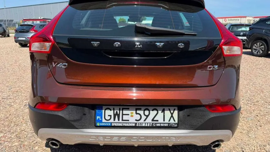VOLVO V40 Cross Country -