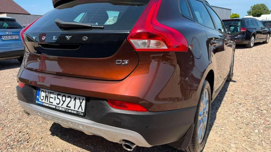VOLVO V40 Cross Country -