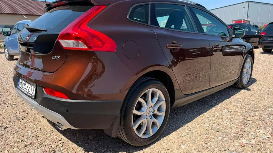 VOLVO V40 Cross Country -