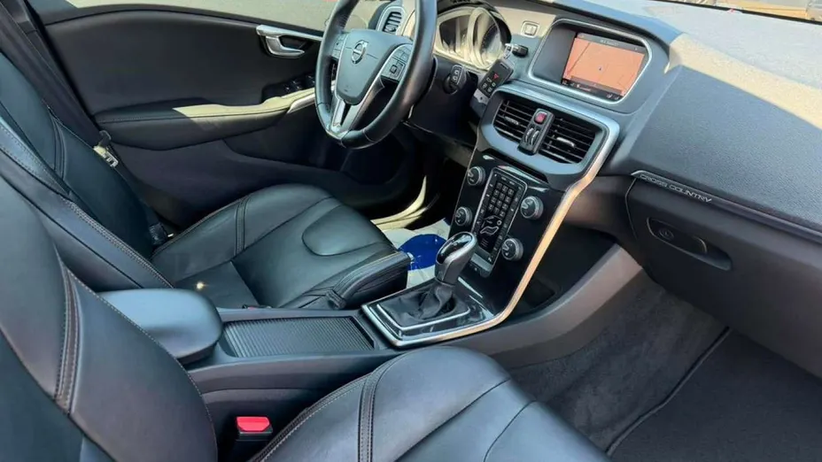 VOLVO V40 Cross Country -