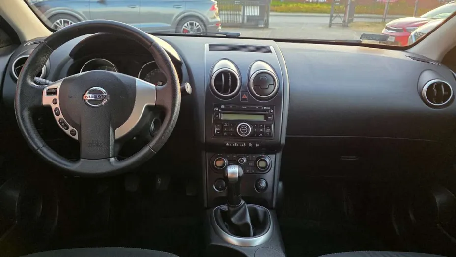 NISSAN Qashqai -