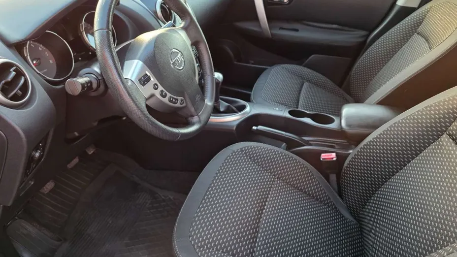 NISSAN Qashqai -