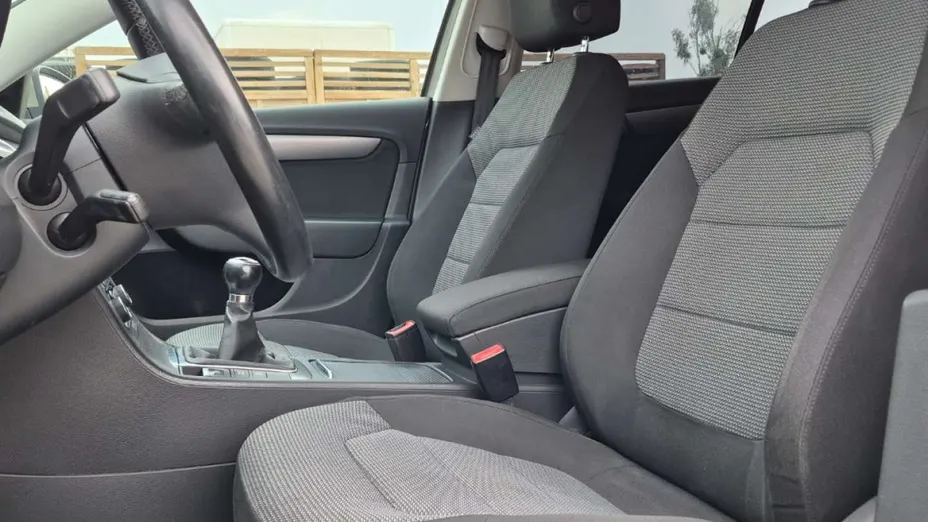 VOLKSWAGEN Passat -