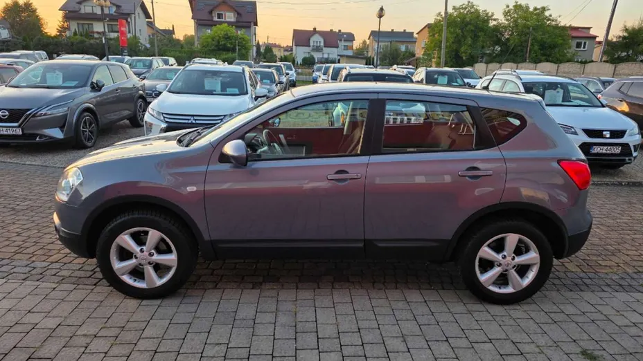 NISSAN Qashqai -