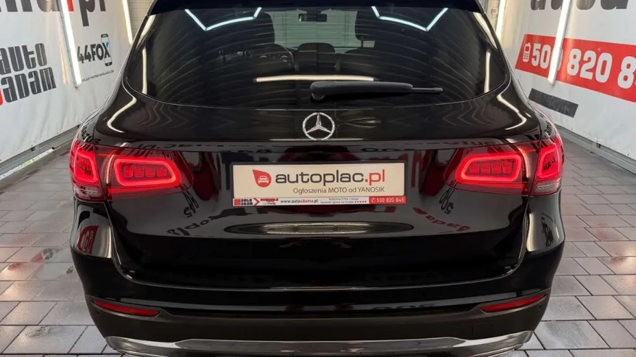 MERCEDES-BENZ GLC -