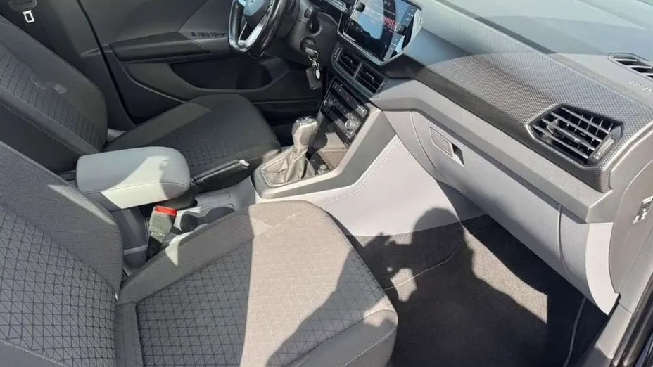 VOLKSWAGEN T-Cross -